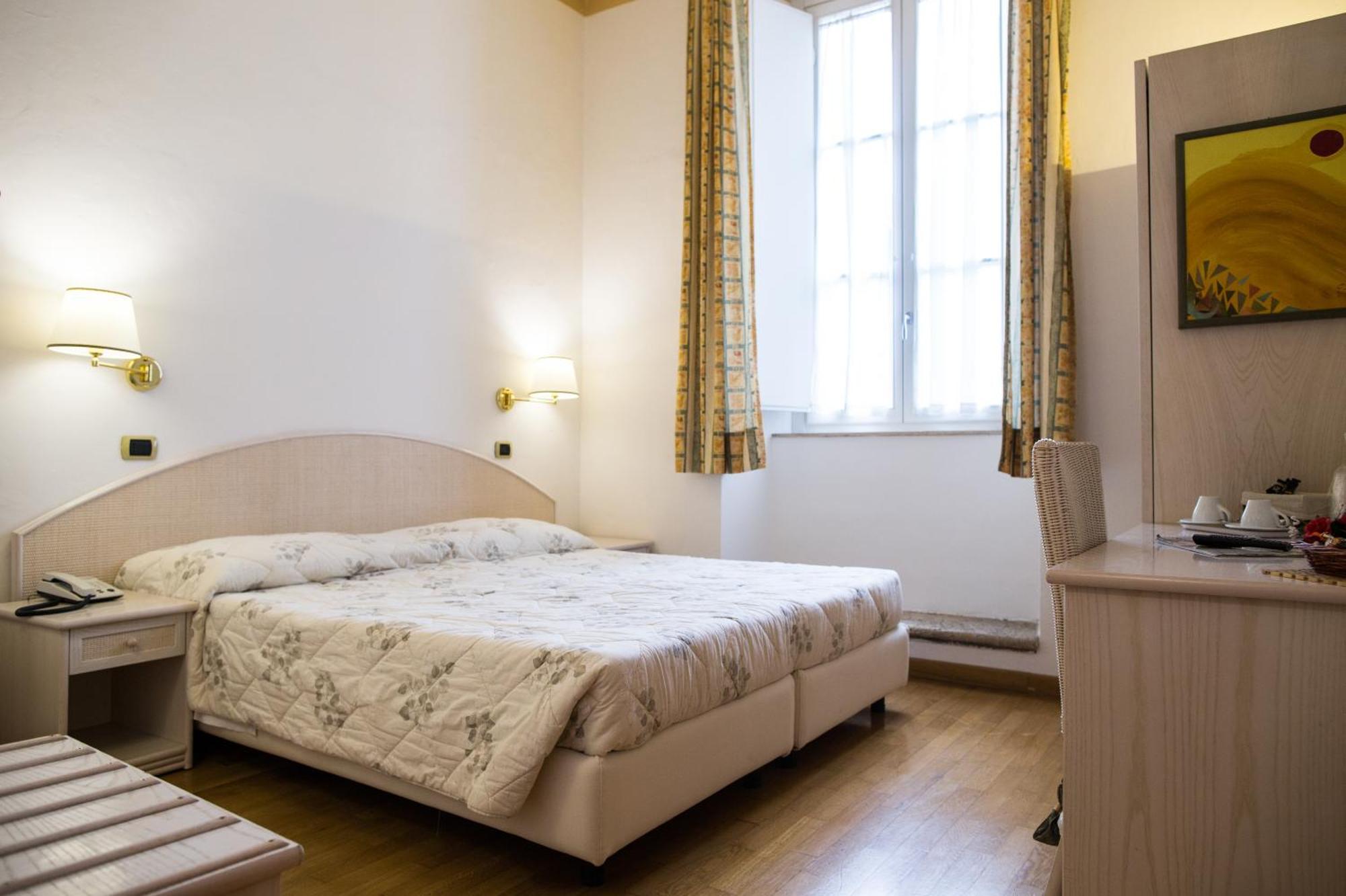 Piazza Paradiso Gasthof 2*